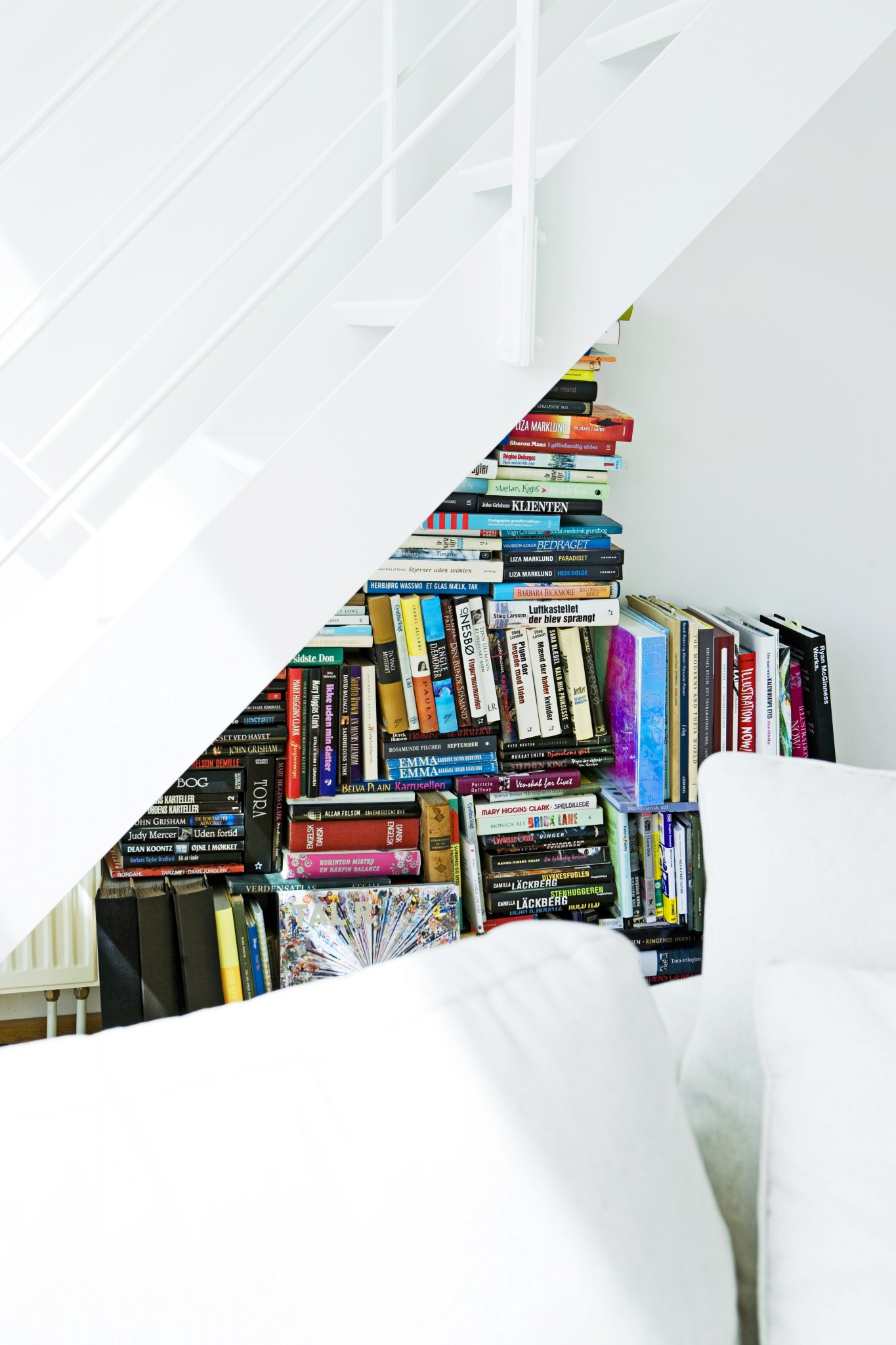 Utnytt plassen under trappen – rom123